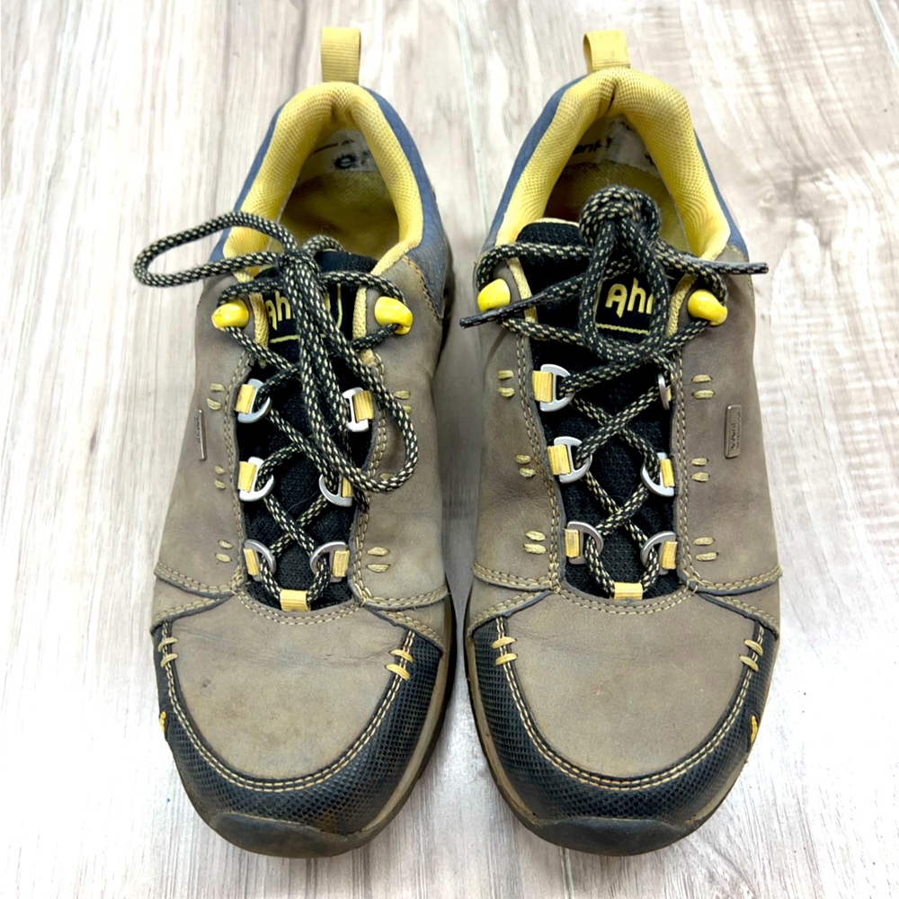 Womans Ahnu hiking shoes- 5.5